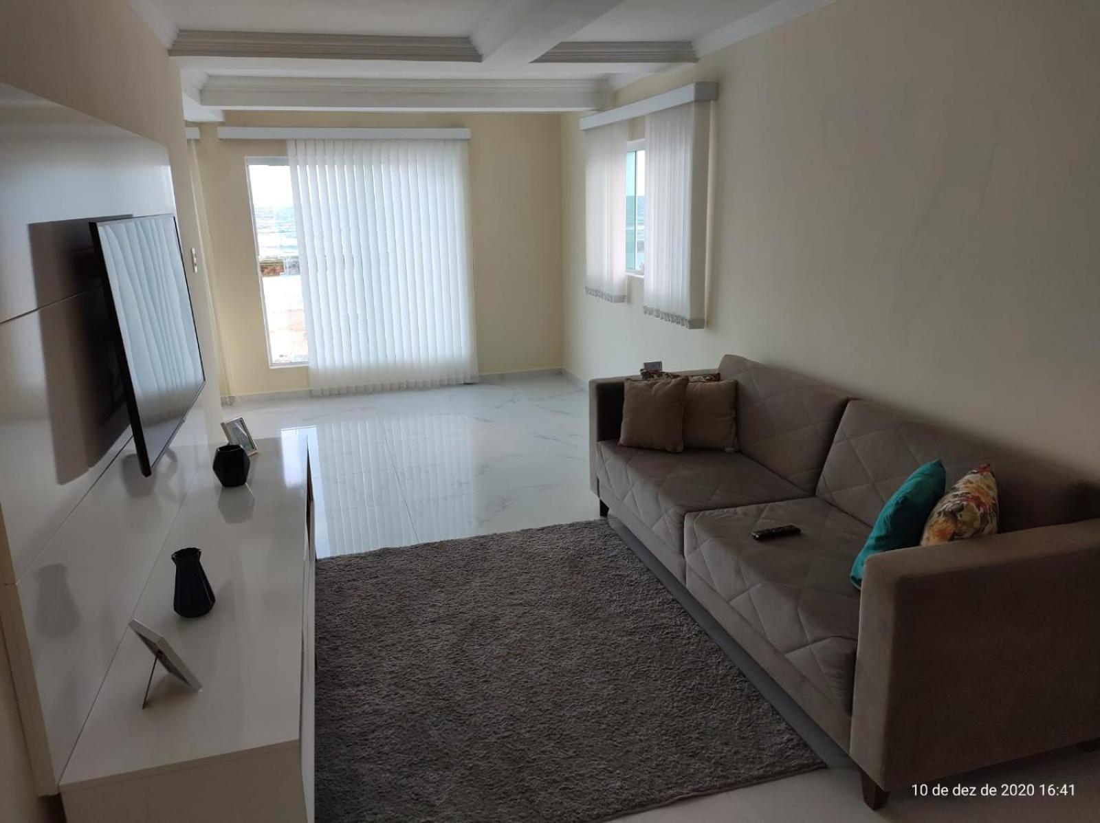 Casa Com Piscina A Beira Mar.